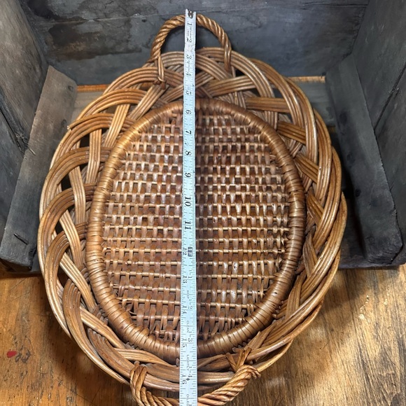 Vintage Oval Wicker Serving Tray Basket With Handles, 17x12 inches - Picture 8 of 10